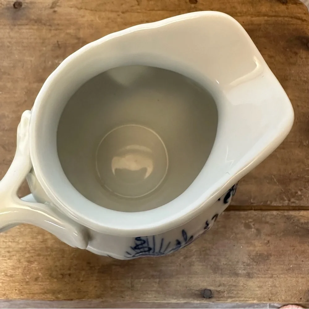 Blue Danube Japan Creamer - Meissen Blue Onion Motif